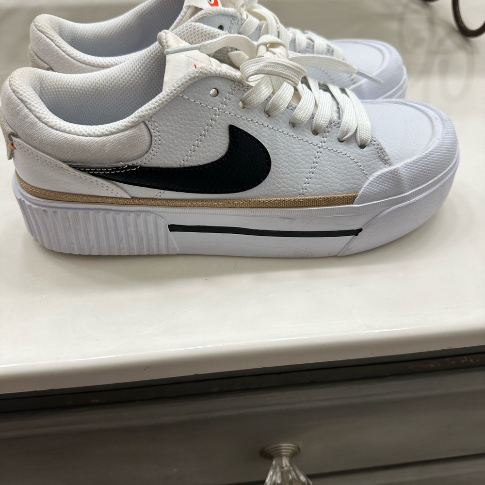 🩷Women’s platform Nike court legacy 8